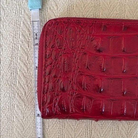 NWOT Red Crocodile Embossed Clutch Wristlet Wallet - Picture 6 of 6